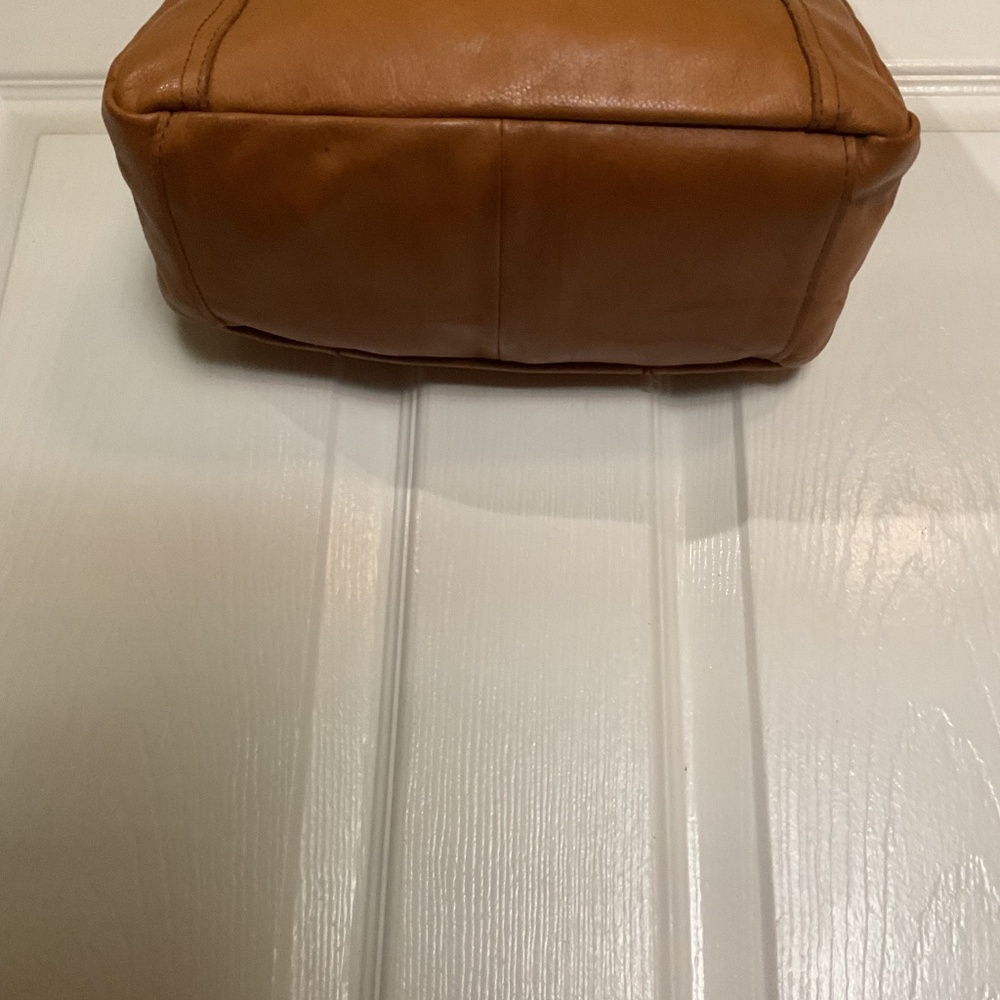 American Leather Co. Austin Shoulder Bag - Picture 6 of 11